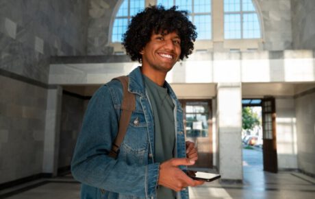 Os sistemas educacionais como apoio aos alunos PCD